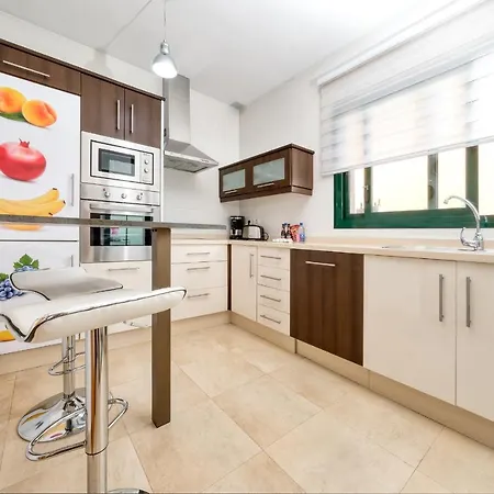 Casa Costa Esmeralda - Shared Pool By Lanzarote *