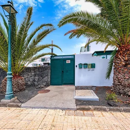 Casa Costa Esmeralda - Shared Pool By Lanzarote * Costa Teguise